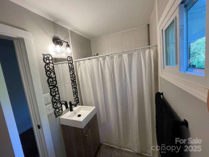 333 Meridian Street, Rutherfordton, NC 28139.  MLS# CAR4188199, YatesRealty ID 3056. Bath