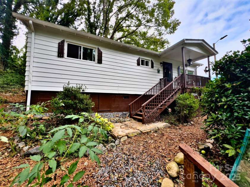 333 Meridian Street, Rutherfordton, NC 28139.  MLS# CAR4188199, YatesRealty ID 3056. Front view