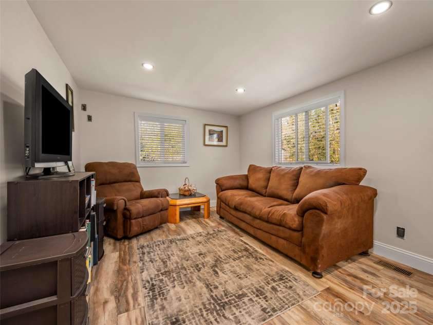 4 Daniel Drive, Fletcher, NC 28732.  MLS# CAR4312406, YatesRealty ID 3056. 