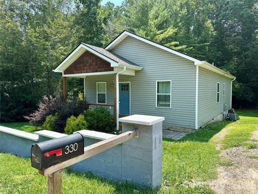 330 Old County Home Road, Asheville, NC 28806.  MLS# CAR4392408, YatesRealty ID 30560. 