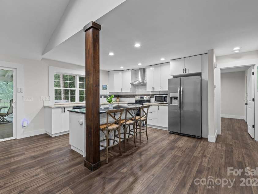 11914 Rock Canyon Drive, Charlotte, NC 28226.  MLS# CAR4286089, YatesRealty ID 30561. 