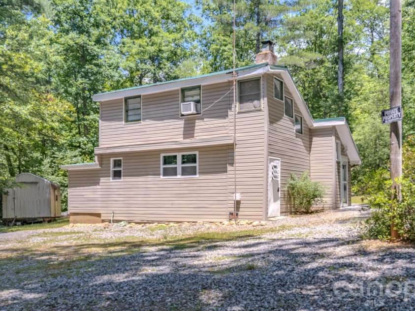 2455 Whisper Wind Lane, Morganton, NC 28655.  MLS# CAR4393398, YatesRealty ID 30562. 