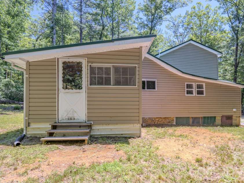 2455 Whisper Wind Lane, Morganton, NC 28655.  MLS# CAR4393398, YatesRealty ID 30562. 