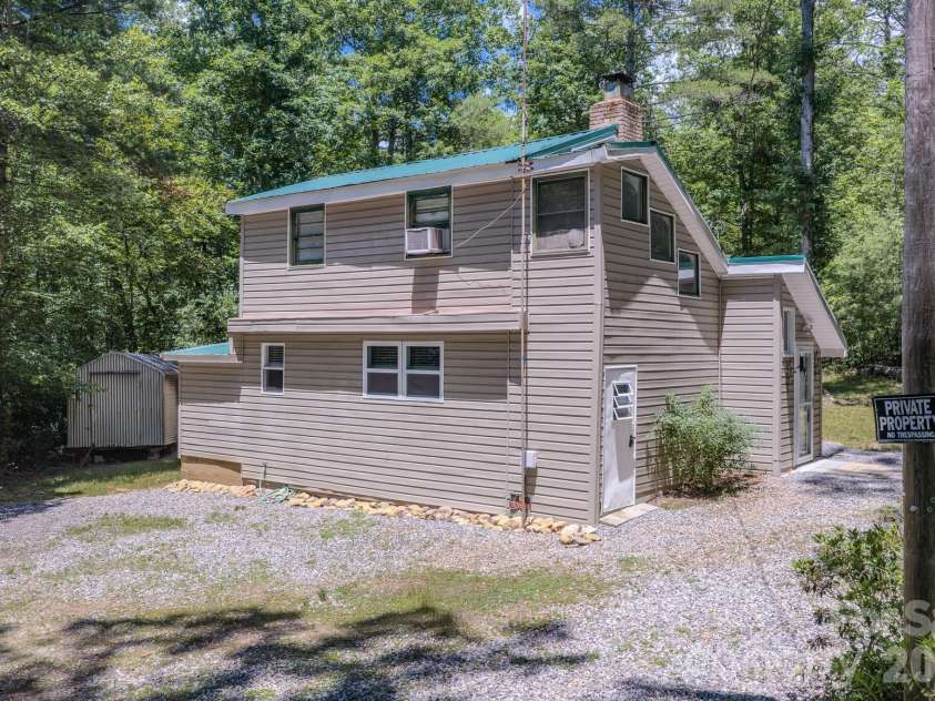 2455 Whisper Wind Lane, Morganton, NC 28655.  MLS# CAR4393398, YatesRealty ID 30562. 