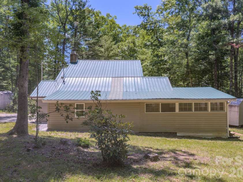 2455 Whisper Wind Lane, Morganton, NC 28655.  MLS# CAR4393398, YatesRealty ID 30562. 