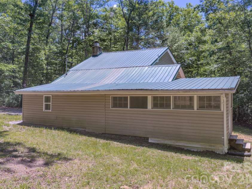 2455 Whisper Wind Lane, Morganton, NC 28655.  MLS# CAR4393398, YatesRealty ID 30562. 