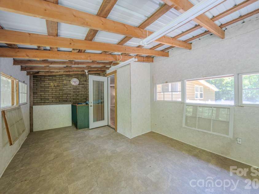 2455 Whisper Wind Lane, Morganton, NC 28655.  MLS# CAR4393398, YatesRealty ID 30562. Sunroom