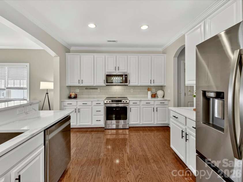 1733 Lela Avenue, Charlotte, NC 28208.  MLS# CAR4391449, YatesRealty ID 30563. 