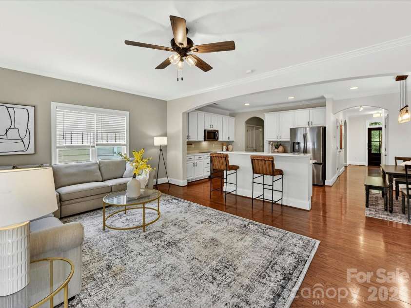 1733 Lela Avenue, Charlotte, NC 28208.  MLS# CAR4391449, YatesRealty ID 30563. 