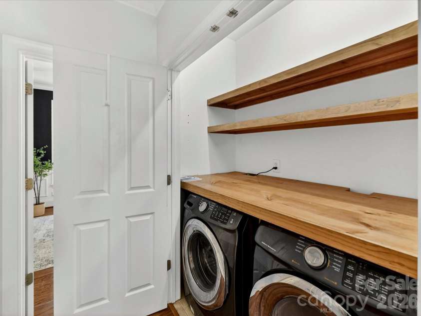 1733 Lela Avenue, Charlotte, NC 28208.  MLS# CAR4391449, YatesRealty ID 30563. 