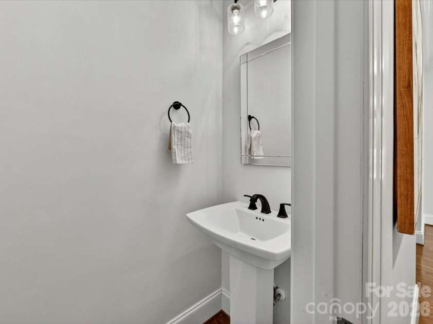 1733 Lela Avenue, Charlotte, NC 28208.  MLS# CAR4391449, YatesRealty ID 30563. 