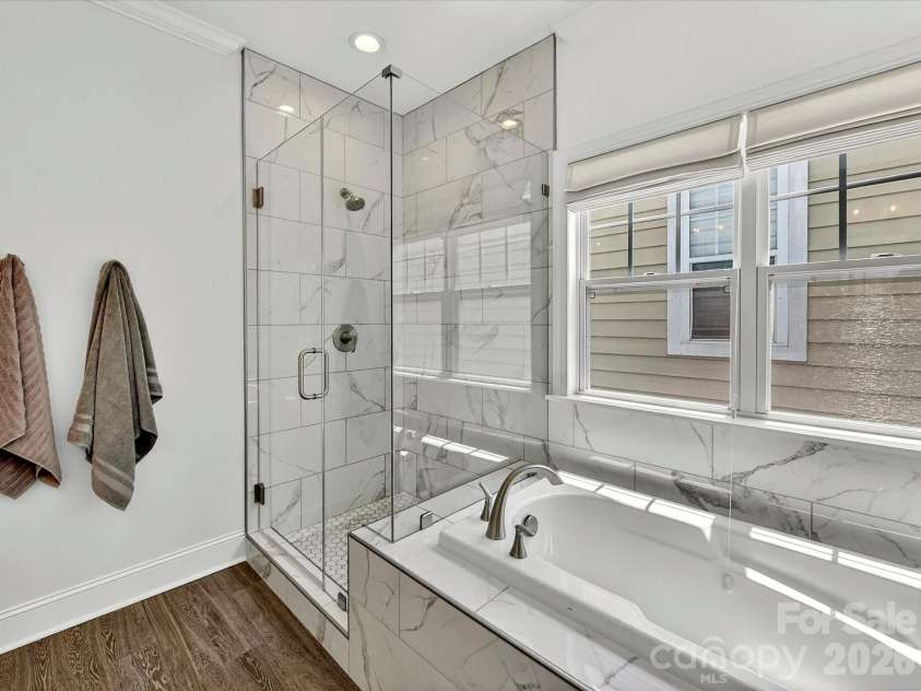 1733 Lela Avenue, Charlotte, NC 28208.  MLS# CAR4391449, YatesRealty ID 30563. 