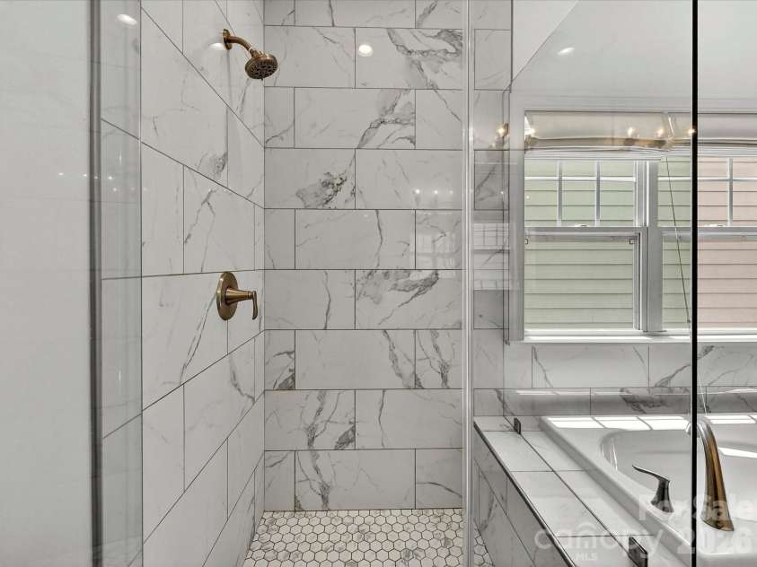 1733 Lela Avenue, Charlotte, NC 28208.  MLS# CAR4391449, YatesRealty ID 30563. 