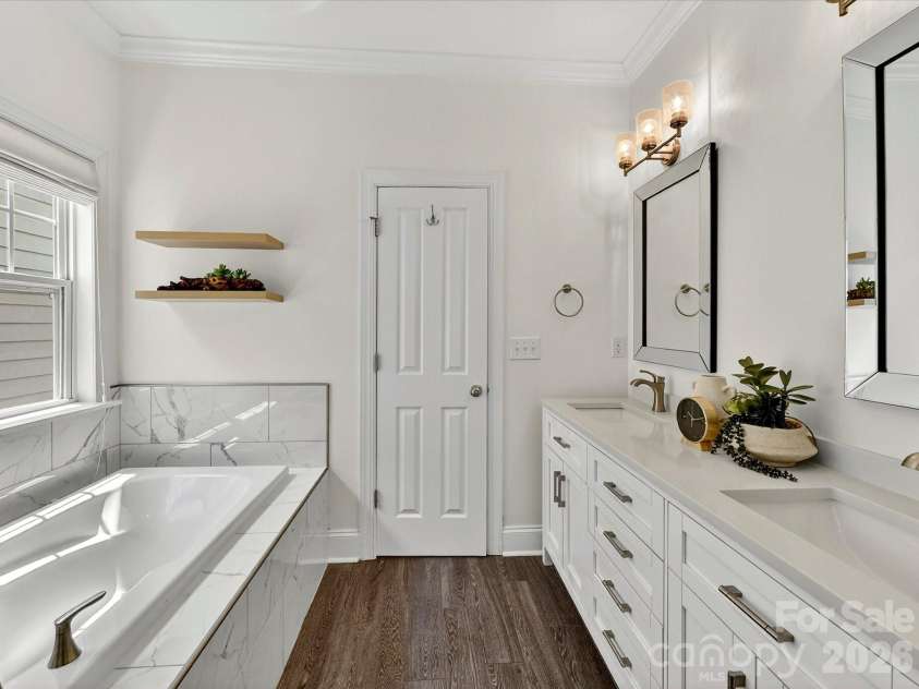 1733 Lela Avenue, Charlotte, NC 28208.  MLS# CAR4391449, YatesRealty ID 30563. 