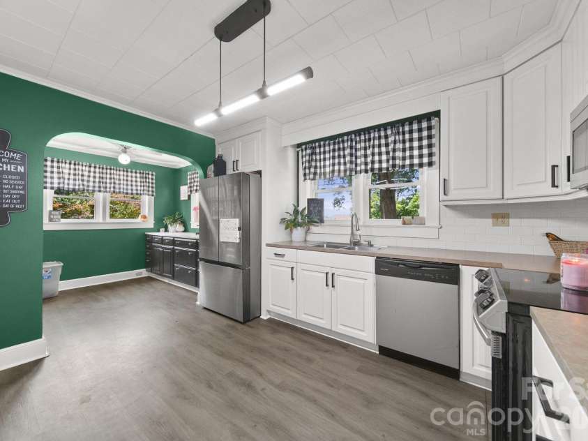 526 5th Street, Albemarle, NC 28001.  MLS# CAR4393552, YatesRealty ID 30564. Kitchen
