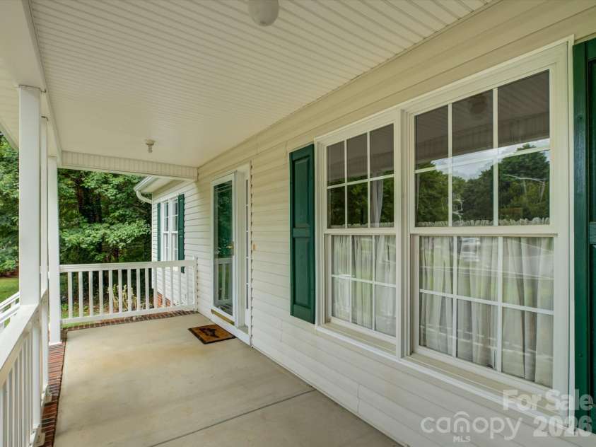 1527 Lavington Court, Gastonia, NC 28056.  MLS# CAR4392348, YatesRealty ID 30565. 