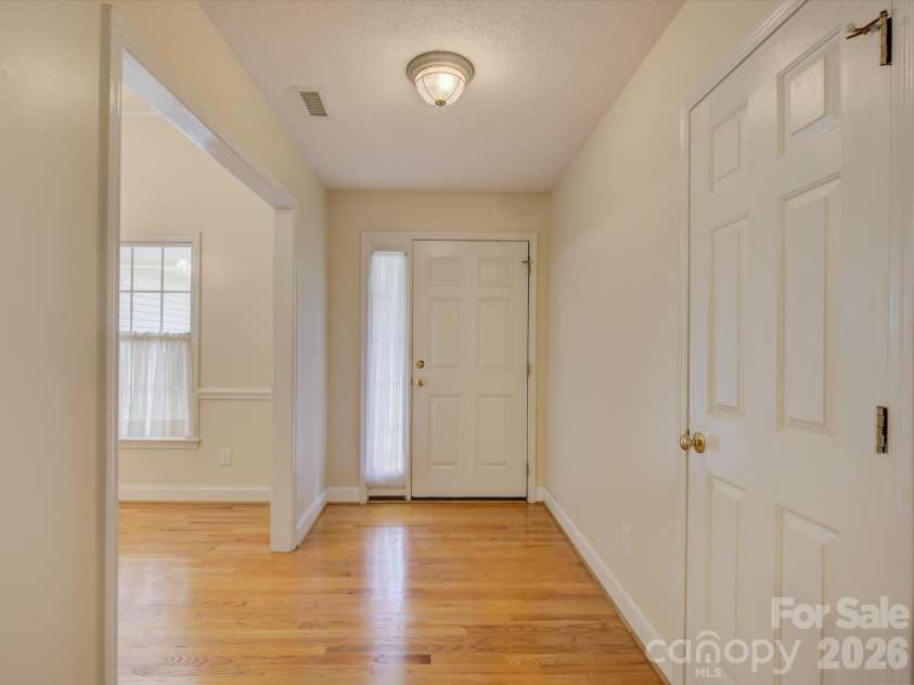 1527 Lavington Court, Gastonia, NC 28056.  MLS# CAR4392348, YatesRealty ID 30565. 