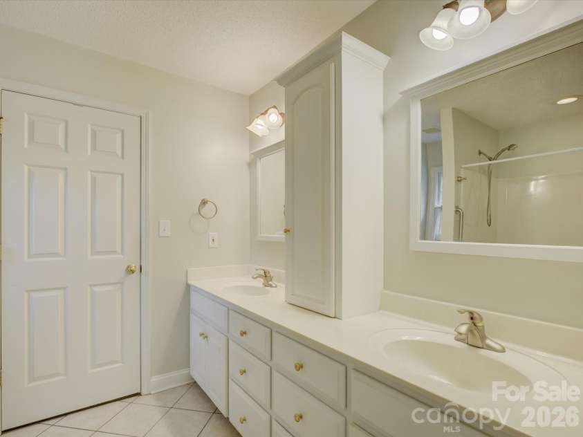 1527 Lavington Court, Gastonia, NC 28056.  MLS# CAR4392348, YatesRealty ID 30565. 