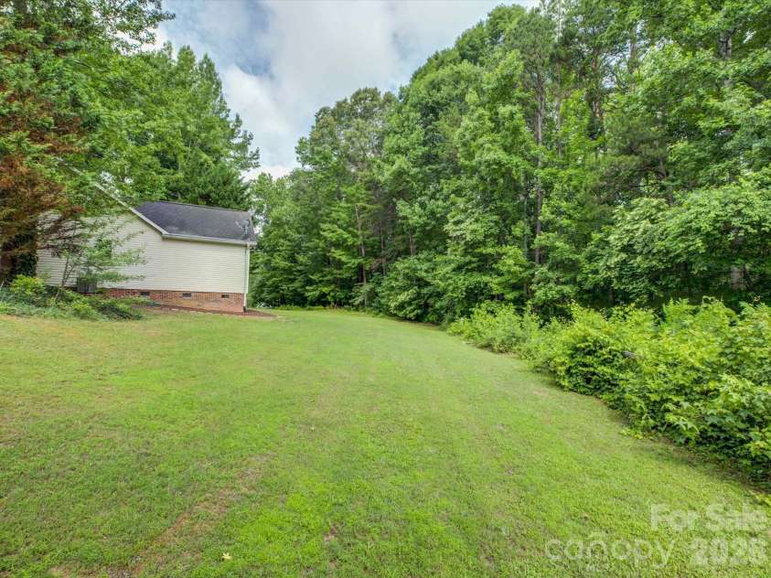1527 Lavington Court, Gastonia, NC 28056.  MLS# CAR4392348, YatesRealty ID 30565. 