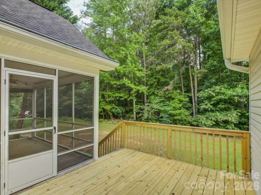 1527 Lavington Court, Gastonia, NC 28056.  MLS# CAR4392348, YatesRealty ID 30565. 