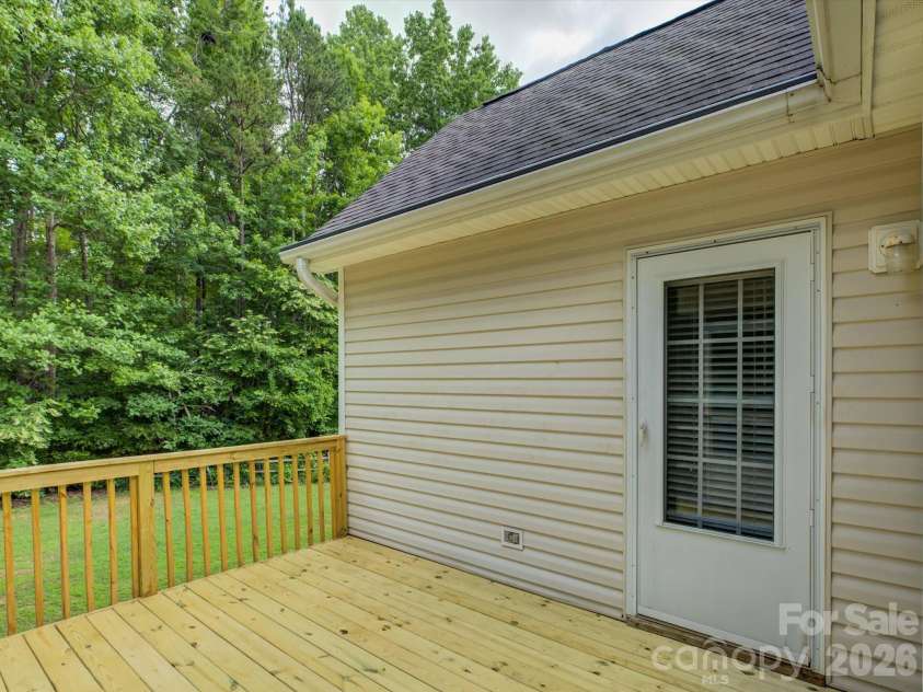 1527 Lavington Court, Gastonia, NC 28056.  MLS# CAR4392348, YatesRealty ID 30565. 