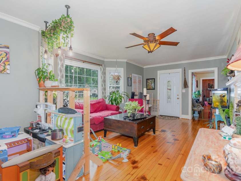 705 Townsend Avenue, Gastonia, NC 28052.  MLS# CAR4276574, YatesRealty ID 30565. 