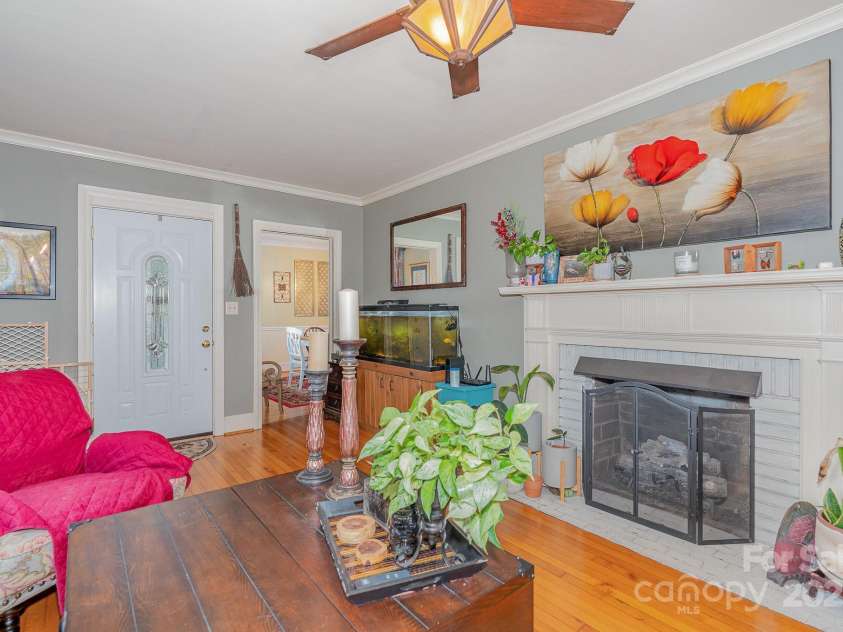 705 Townsend Avenue, Gastonia, NC 28052.  MLS# CAR4276574, YatesRealty ID 30565. 