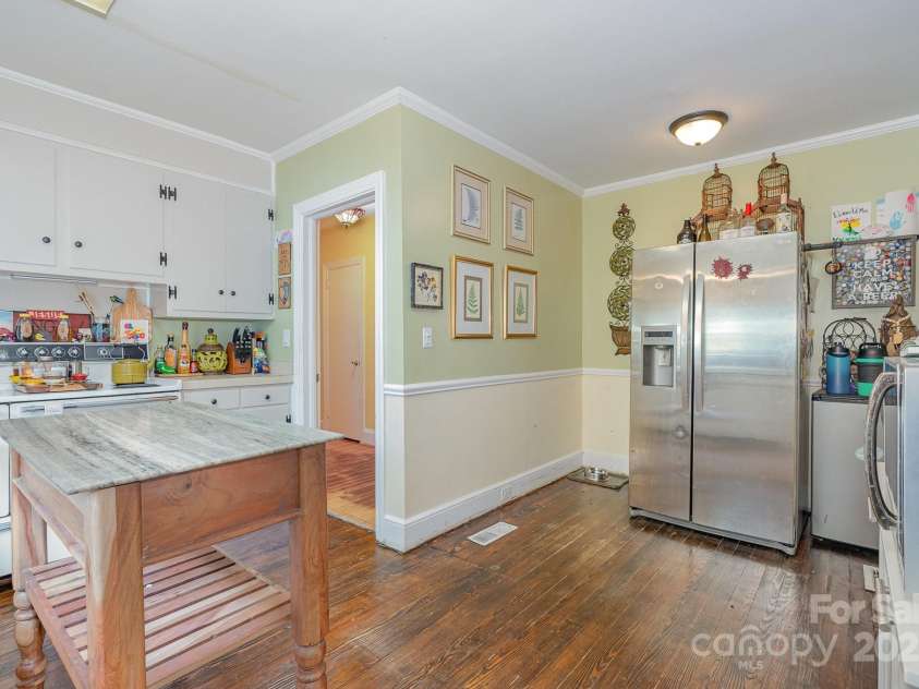 705 Townsend Avenue, Gastonia, NC 28052.  MLS# CAR4276574, YatesRealty ID 30565. 
