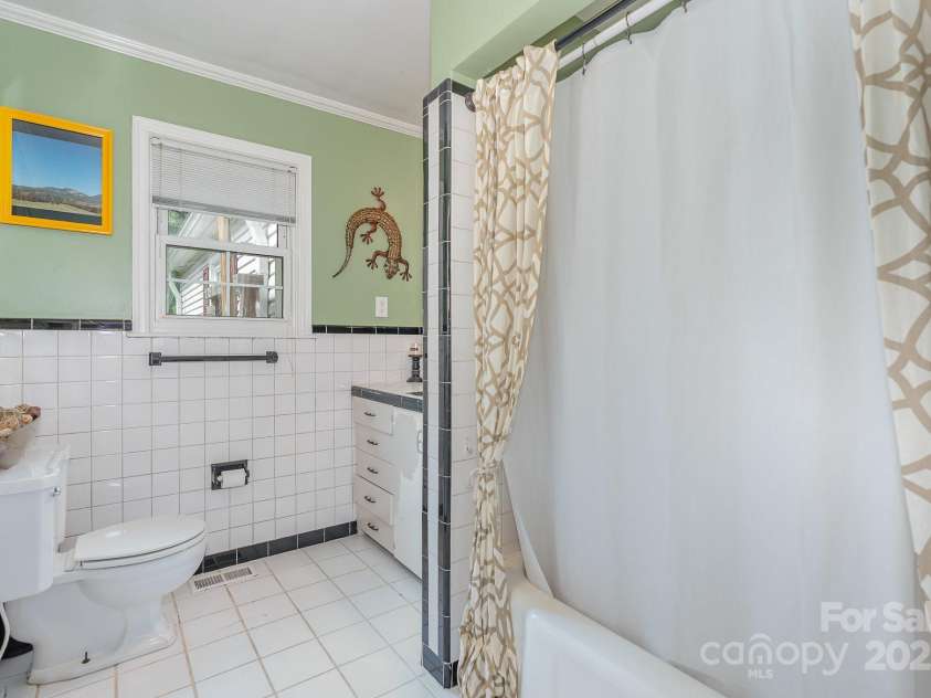 705 Townsend Avenue, Gastonia, NC 28052.  MLS# CAR4276574, YatesRealty ID 30565. 