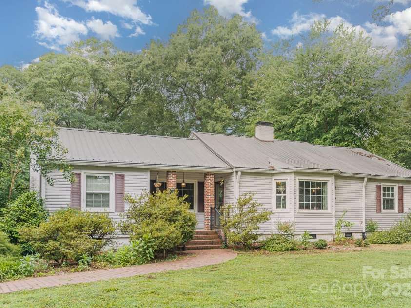 705 Townsend Avenue, Gastonia, NC 28052.  MLS# CAR4276574, YatesRealty ID 30565. Welcome Home!