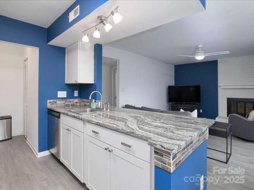 11034 Running Ridge Road, Charlotte, NC 28226.  MLS# CAR4289371, YatesRealty ID 30566. 