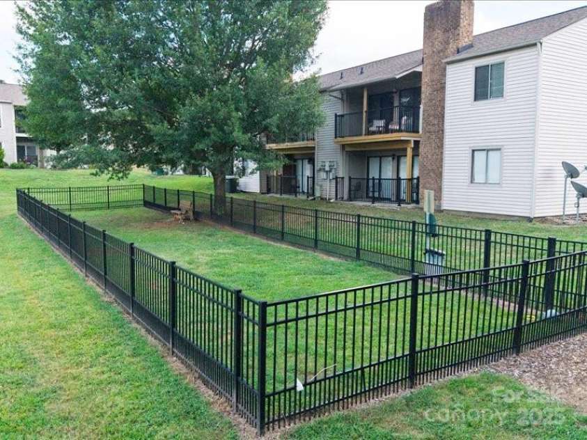 11034 Running Ridge Road, Charlotte, NC 28226.  MLS# CAR4289371, YatesRealty ID 30566. 