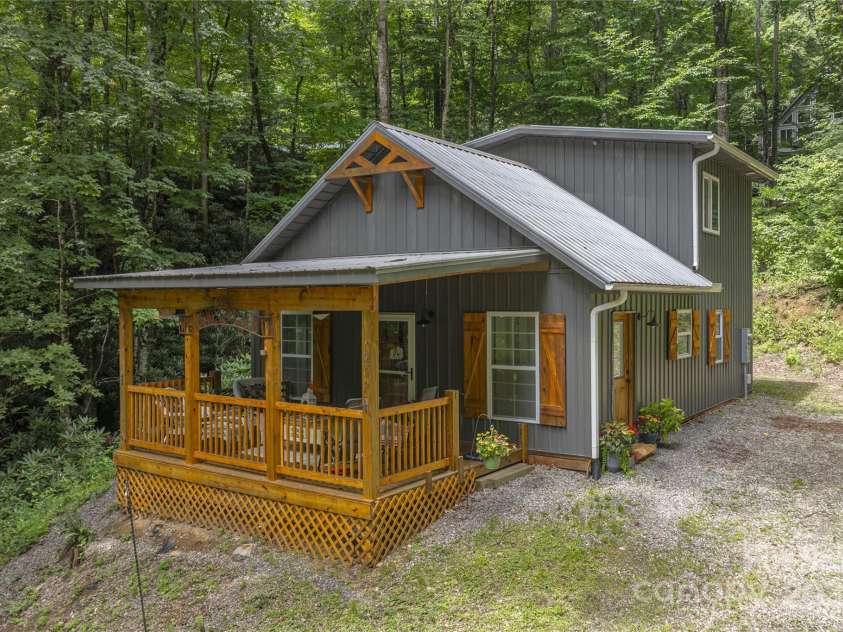 95 Robin Hood Lane, Maggie Valley, NC 28751.  MLS# CAR4288728, YatesRealty ID 30567. 