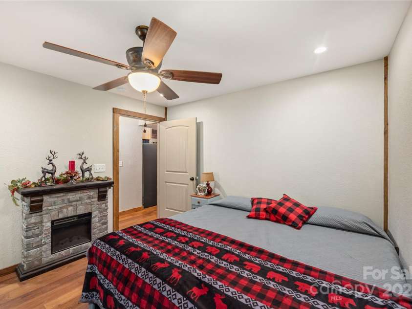 95 Robin Hood Lane, Maggie Valley, NC 28751.  MLS# CAR4288728, YatesRealty ID 30567. 