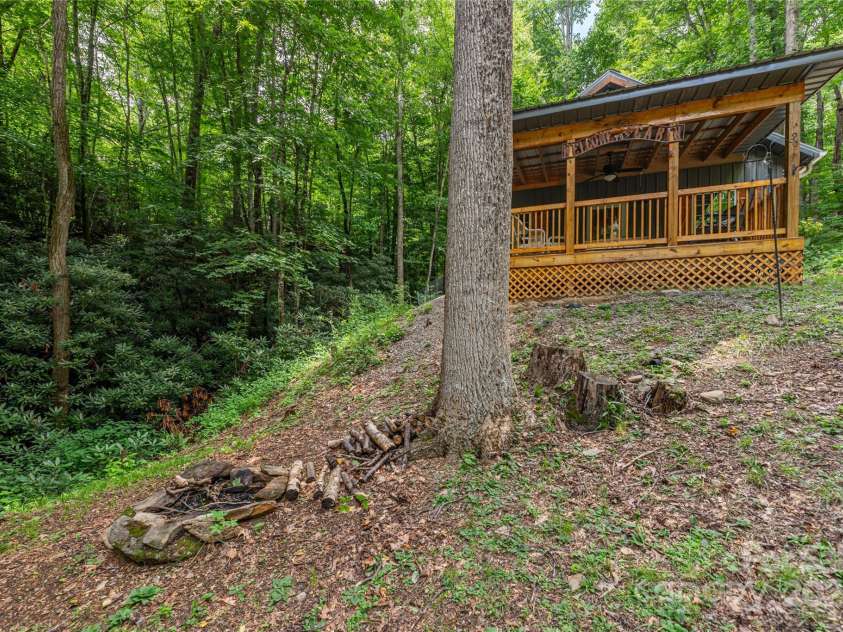 95 Robin Hood Lane, Maggie Valley, NC 28751.  MLS# CAR4288728, YatesRealty ID 30567. 