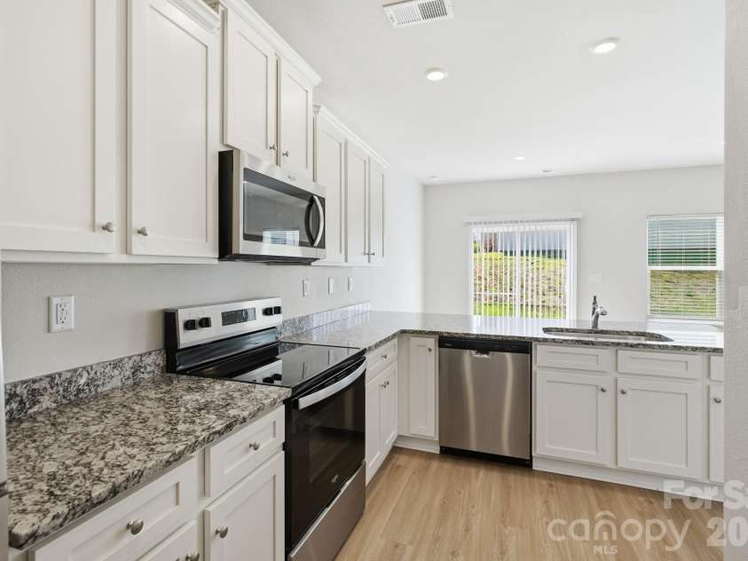 118 Lightning Drive, Shelby, NC 28152.  MLS# CAR4392783, YatesRealty ID 30568. 