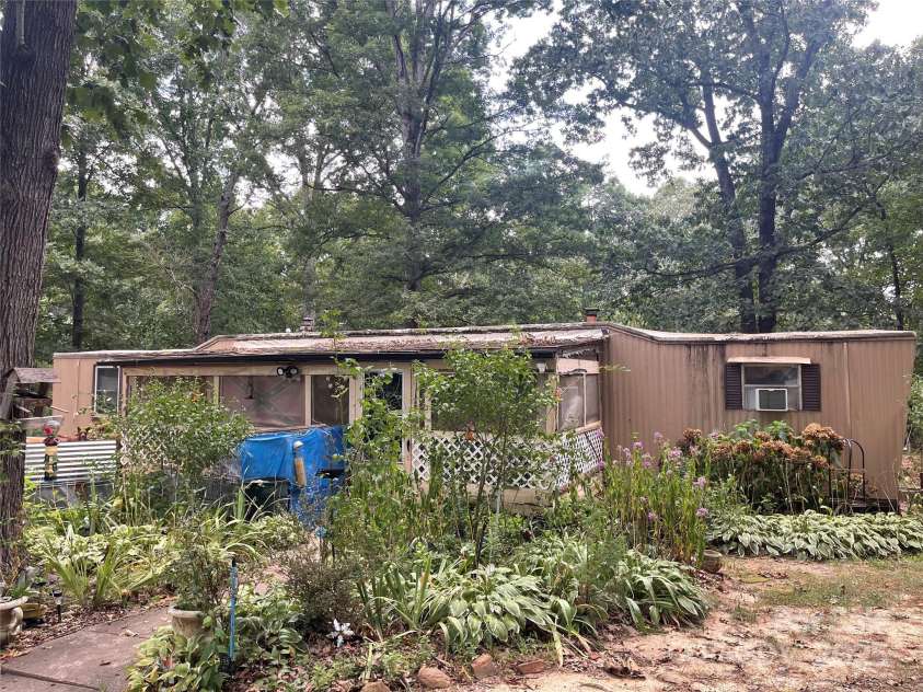 5790 Summer Lane, Cherryville, NC 28021.  MLS# CAR4285630, YatesRealty ID 3057. 