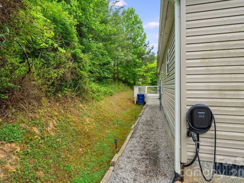77 Star Flower Road, Alexander, NC 28701.  MLS# CAR4393354, YatesRealty ID 30573. 