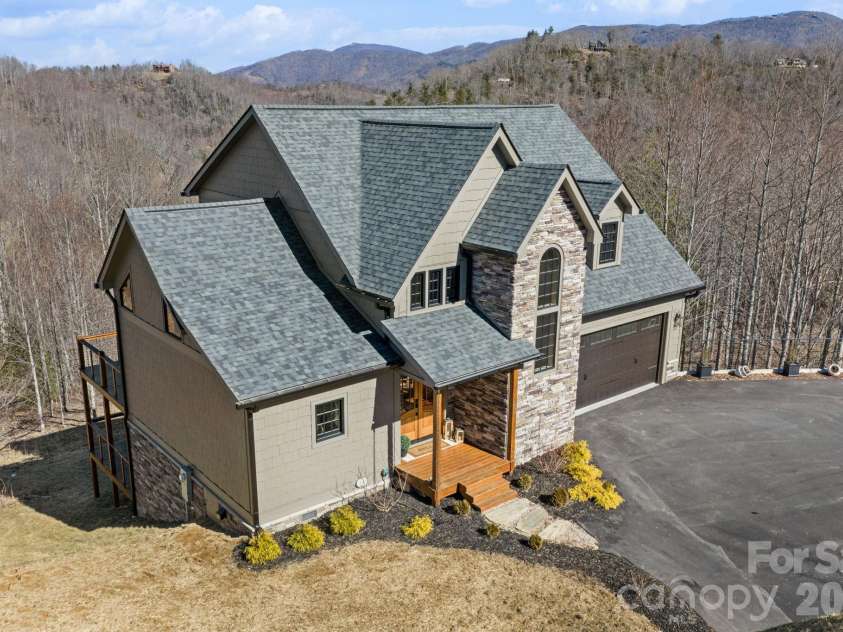 171 Pleasant View Drive, Vilas, NC 28692.  MLS# CAR4393699, YatesRealty ID 30574. 