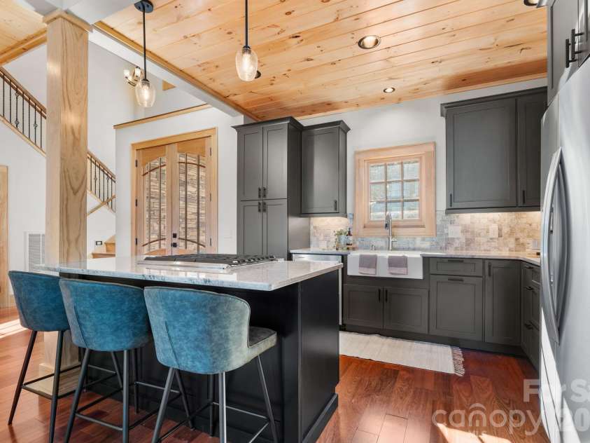 171 Pleasant View Drive, Vilas, NC 28692.  MLS# CAR4393699, YatesRealty ID 30574. 