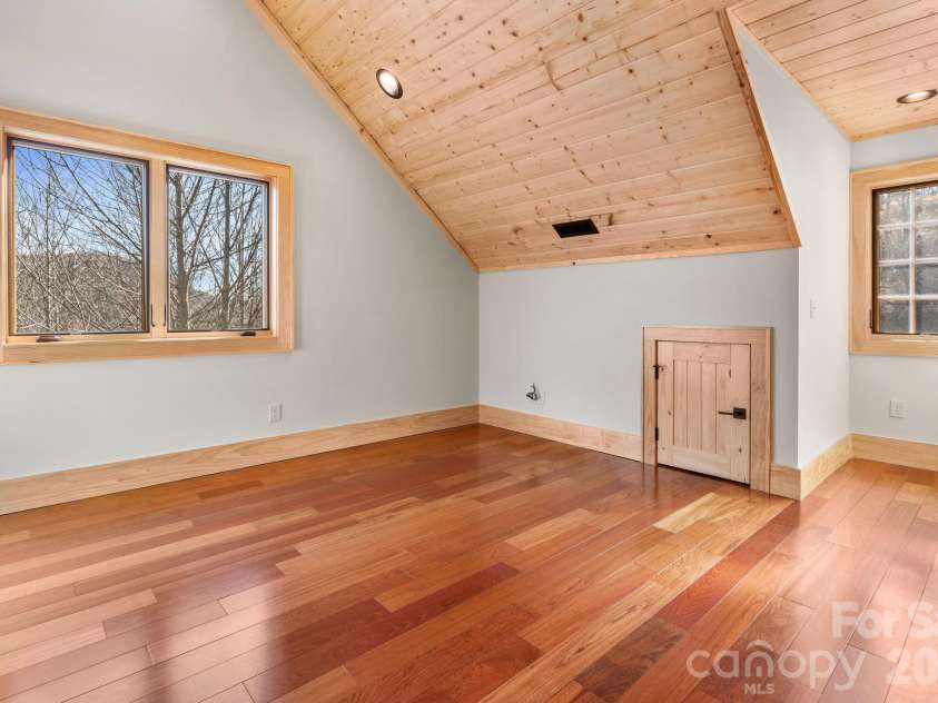 171 Pleasant View Drive, Vilas, NC 28692.  MLS# CAR4393699, YatesRealty ID 30574. 