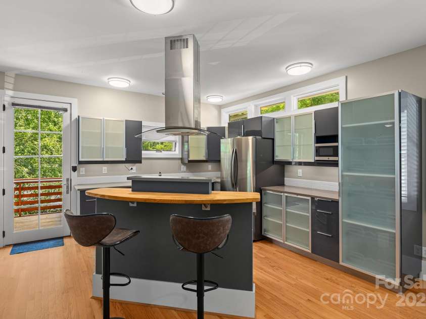 50 Greeley Street, Asheville, NC 28806.  MLS# CAR4278819, YatesRealty ID 30574. Kitchen