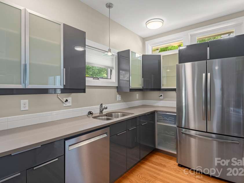 50 Greeley Street, Asheville, NC 28806.  MLS# CAR4278819, YatesRealty ID 30574. Kitchen