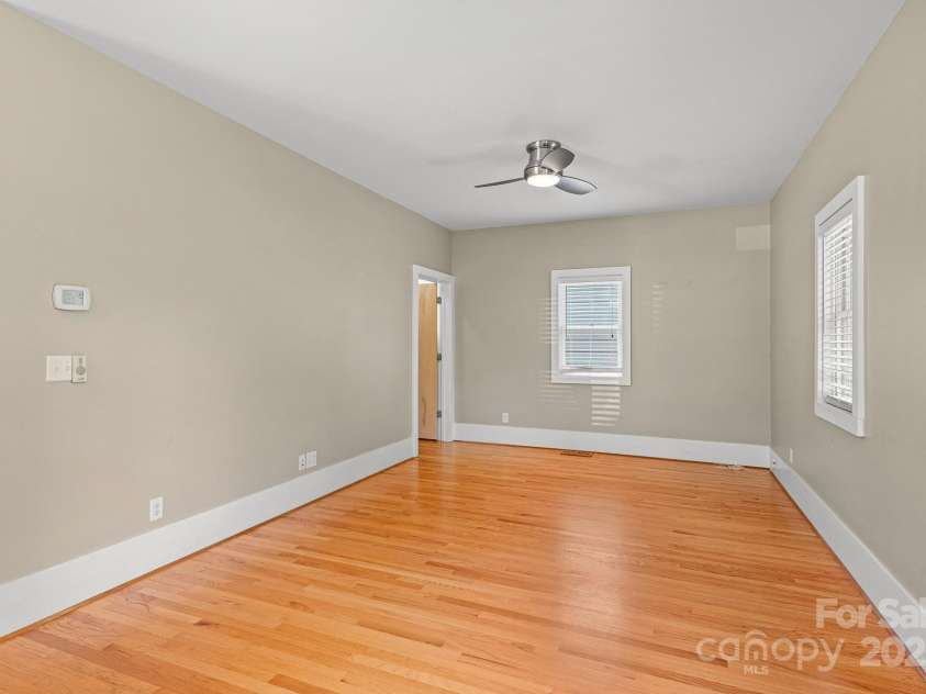 50 Greeley Street, Asheville, NC 28806.  MLS# CAR4278819, YatesRealty ID 30574. Living room