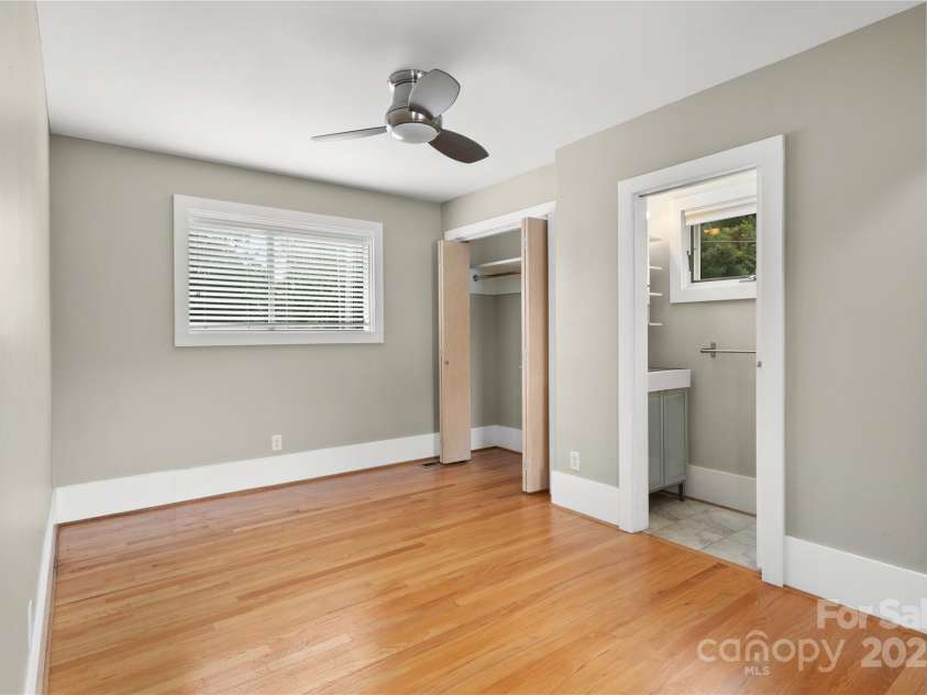 50 Greeley Street, Asheville, NC 28806.  MLS# CAR4278819, YatesRealty ID 30574. Upper bedroom