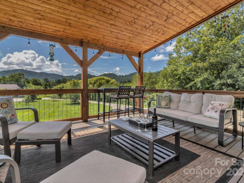 18 Glen Coe Drive, Fletcher, NC 28732.  MLS# CAR4281514, YatesRealty ID 30576. 