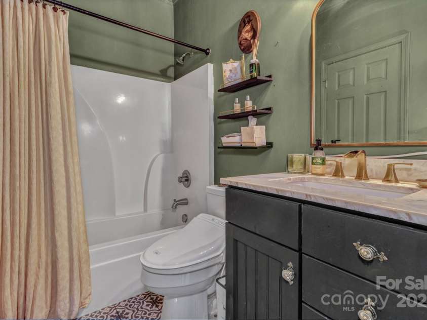 18 Glen Coe Drive, Fletcher, NC 28732.  MLS# CAR4281514, YatesRealty ID 30576. 