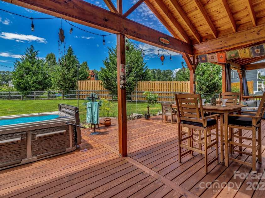 18 Glen Coe Drive, Fletcher, NC 28732.  MLS# CAR4281514, YatesRealty ID 30576. 