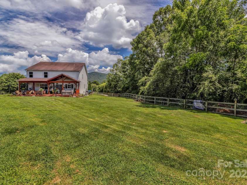 18 Glen Coe Drive, Fletcher, NC 28732.  MLS# CAR4281514, YatesRealty ID 30576. 