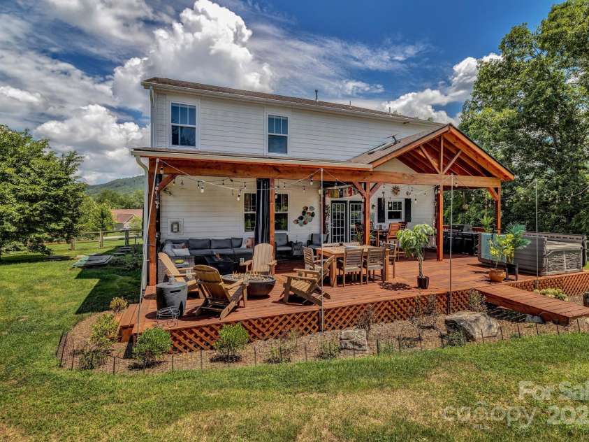 18 Glen Coe Drive, Fletcher, NC 28732.  MLS# CAR4281514, YatesRealty ID 30576. 